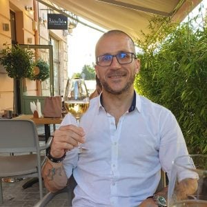 Romanian translator, living in Oradea, Romania